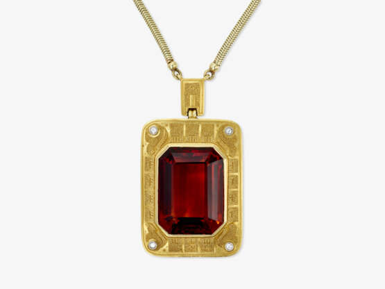 A necklace with a large citrine, brilliant-cut diamonds, and very fine gold granulation - photo 1