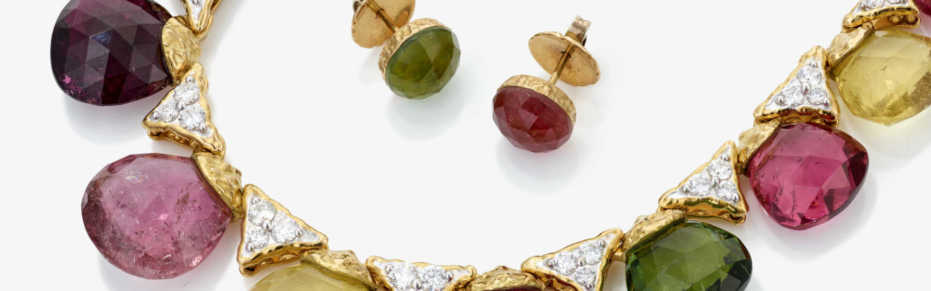 Collier und Ohrringe mit Turmalinen von zus. ca. 294 ct. und Diamanten Collier und Ohrringe mit Turmalinen von zus. ca. 294 ct. und Diamanten