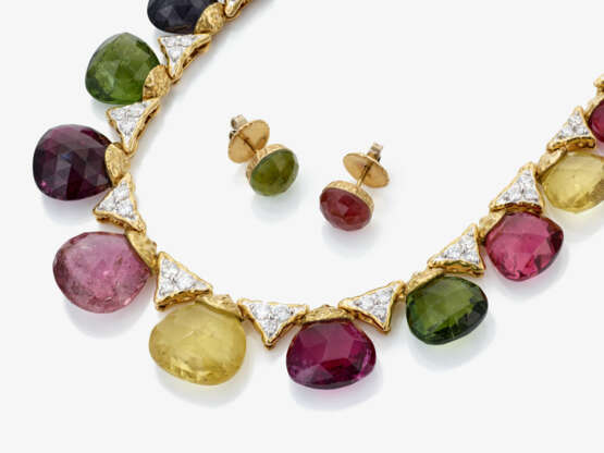A necklace and earrings with tourmalines totalling approx. 294 ct. and diamonds - photo 1