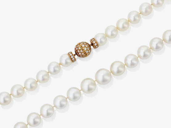 Südsee-Zuchtperlenkette mit Goldkugelschließe mit Diamanten - Foto 1