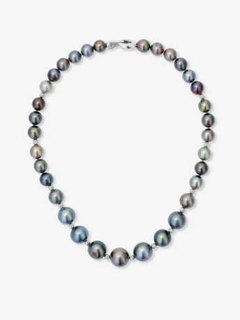 A Tahitian South Sea cultured pearl necklace with small diamond-studded intermediate balls - photo 2