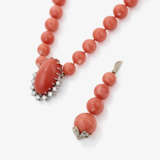 A magnificent Midway coral bead necklace with two convertible intermediate pieces - photo 1