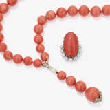 A magnificent Midway coral bead necklace with two convertible intermediate pieces - photo 2
