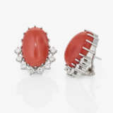 Vintage stud earrings set with very fine Midway corals and brilliant-cut diamonds - photo 1