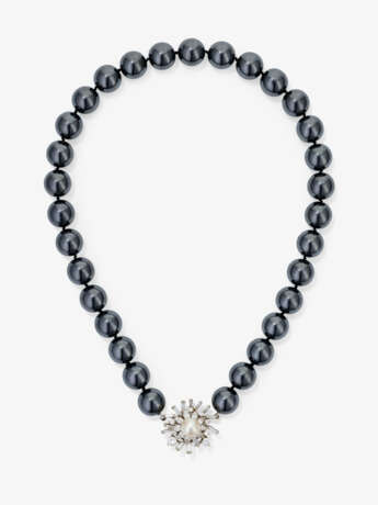 A haematite necklace with diamond clasp - photo 2