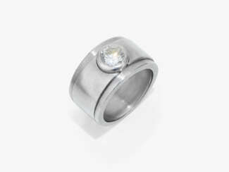 Ring mit Brillant