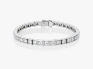 A classic Rivière bracelet with brilliant-cut diamonds