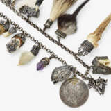 A charivari with twenty-six pendants - фото 3
