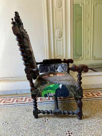 Unique and Large Carved Oak Armchair in Modern Fabric in the Style of Louis XIII Oak and fabric Louis XIII - Renaissance 19th century - Foto 10