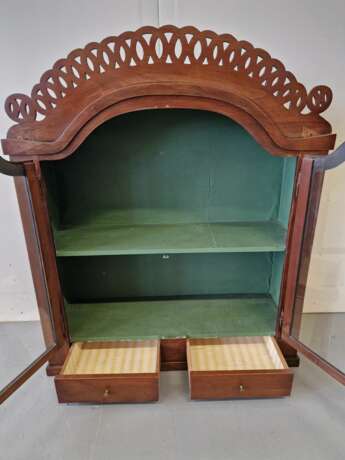 Large Biedermeier style wall cabinet Красное дерево - фото 14