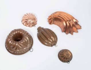 Lot: 5 Backformen