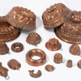 Lot: 11 Back- und Kaltformen - photo 1