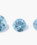 Aperçu. Drei ungefasste Aquamarine