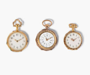 3 Damen-Anhängeuhren, Gold mit Email, um 1900