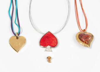 Yves Saint Laurent, 3 Colliers und 1 Pin