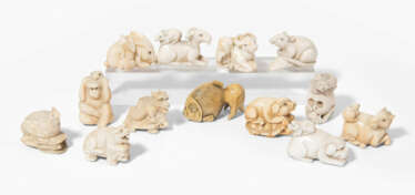 Lot: 13 Netsuke