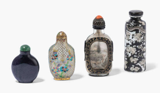 Lot: 4 Snuff Bottles - photo 2