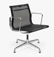 Charles & Ray Eames, Armlehnstuhl "Modell EA 108"