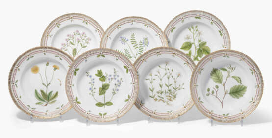 Royal Copenhagen, 12 Suppenteller "Flora Danica" - photo 1