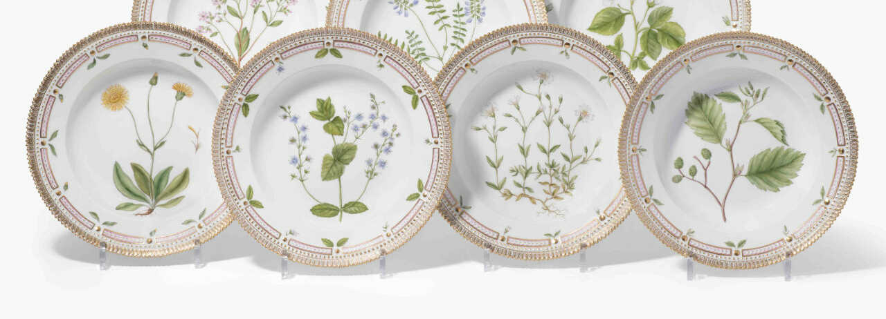 Royal Copenhagen, 12 Suppenteller "Flora Danica"