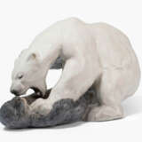 Royal Copenhagen, Tierfigurengruppe "Eisbär mit Robbe" - photo 1