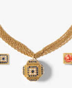 Bijoux. Saatperlen-Saphir-Kreuzanhänger mit Kette