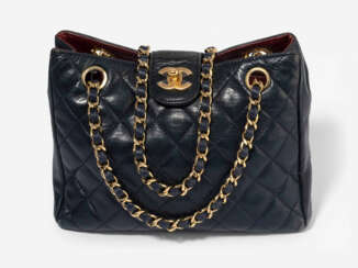 Chanel, Schultertasche