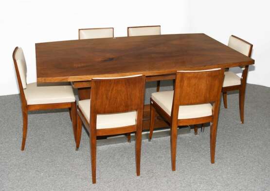 Tisch mit sechs Stühlen - photo 1