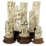 Gruppe von acht Elfenbein-Figuren mit Darstellungen von Gottheiten wie Shiva, Krishna u.a. - photo 1