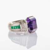 Marie-Catherine Sauvage. Amethyst Smaragd Cocktailring mit Brillant-Besatz. - фото 2