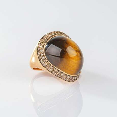 Juwelier Wempe. Großer Cocktailring mit Tigerauge und Fancy-Diamanten. - фото 1