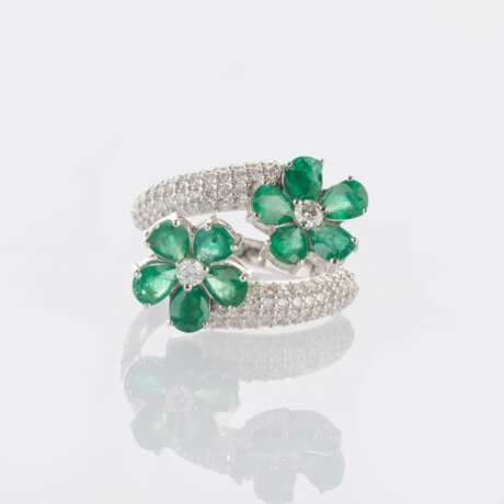 Smaragd Brillant Blütenring 'Fleur verte'. - фото 1