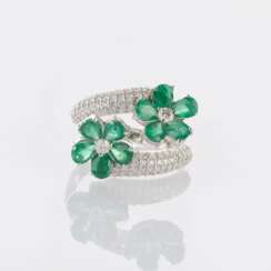 Smaragd Brillant Blütenring 'Fleur verte'.