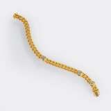 Panzerarmband mit fein-weißem Brillant-Besatz. - photo 1