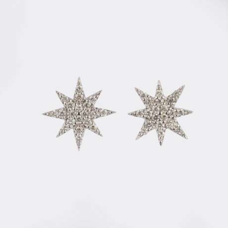 Paar Brillant Ohrstecker in Sternform. - photo 1