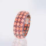 Farbfeiner Korallen Rubin Armreif mit Diamanten. - фото 2