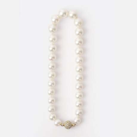 Südseeperlen Collier mit Brillant-Schließe. - фото 2