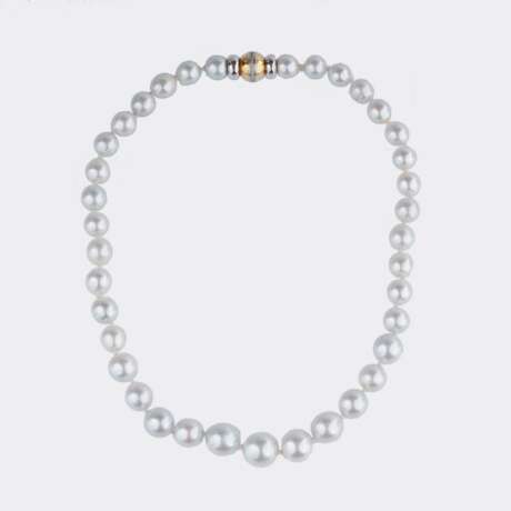Südseeperlen-Collier mit Brillantschließe. - фото 1