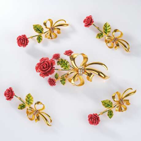 Dolce & Gabbana. Set von 5 Rosen-Schmuckstücken. - Foto 1