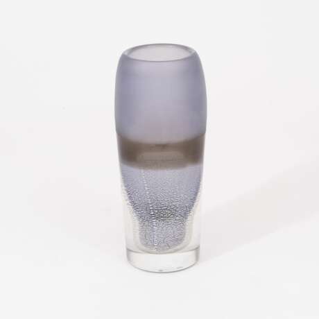 Rodolfo Dordoni (Mailand 1954 - ebenda 2023). Vase aus der Serie 'Argentati'. - photo 1