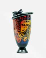 Ulrica Hydman-Vallien (Stockholm 1938 - Eriksmala 2018). Graal-Vase 'Snakes'.