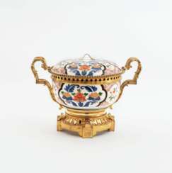 Imari-Tafelaufsatz mit Ormolu-Montierung.