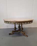 Marbre. Table basse avec plateau en marbre 