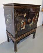 Übersicht. Oriental style cabinet