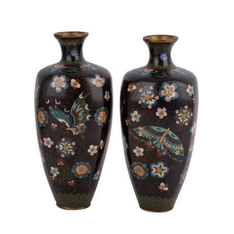 Paar Cloisonné-Vasen. JAPAN, Meiji-Zeit (1868-1912). - Foto 3