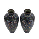 Paar Cloisonné-Vasen. JAPAN, Meiji-Zeit (1868-1912) - photo 2