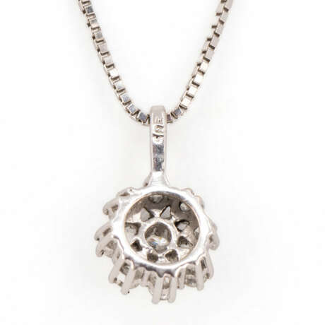 Kette mit Diamant-Anhänger - photo 3