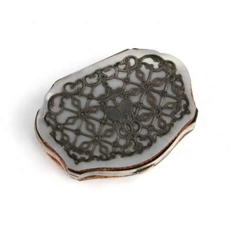 Sleek wallet with mother-of-pearl lids and hidden compartment. Leather Neo-baroque At the turn of 19th -20th century - photo 2 Sleek wallet with mother-of-pearl lids and hidden compartment. Leather Neo-baroque At the turn of 19th -20th century - photo 2