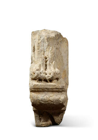 A VENETIAN CARVED STONE COLUMN CAPITAL FRAGMENT - photo 2 A VENETIAN CARVED STONE COLUMN CAPITAL FRAGMENT - photo 2