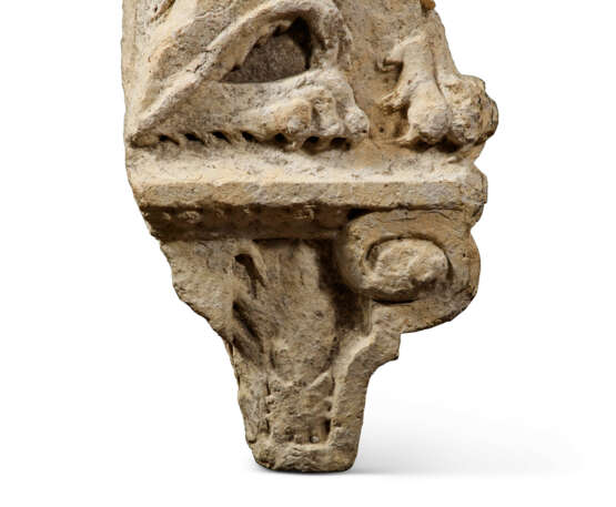 A VENETIAN CARVED STONE COLUMN CAPITAL FRAGMENT - photo 4 A VENETIAN CARVED STONE COLUMN CAPITAL FRAGMENT - photo 4
